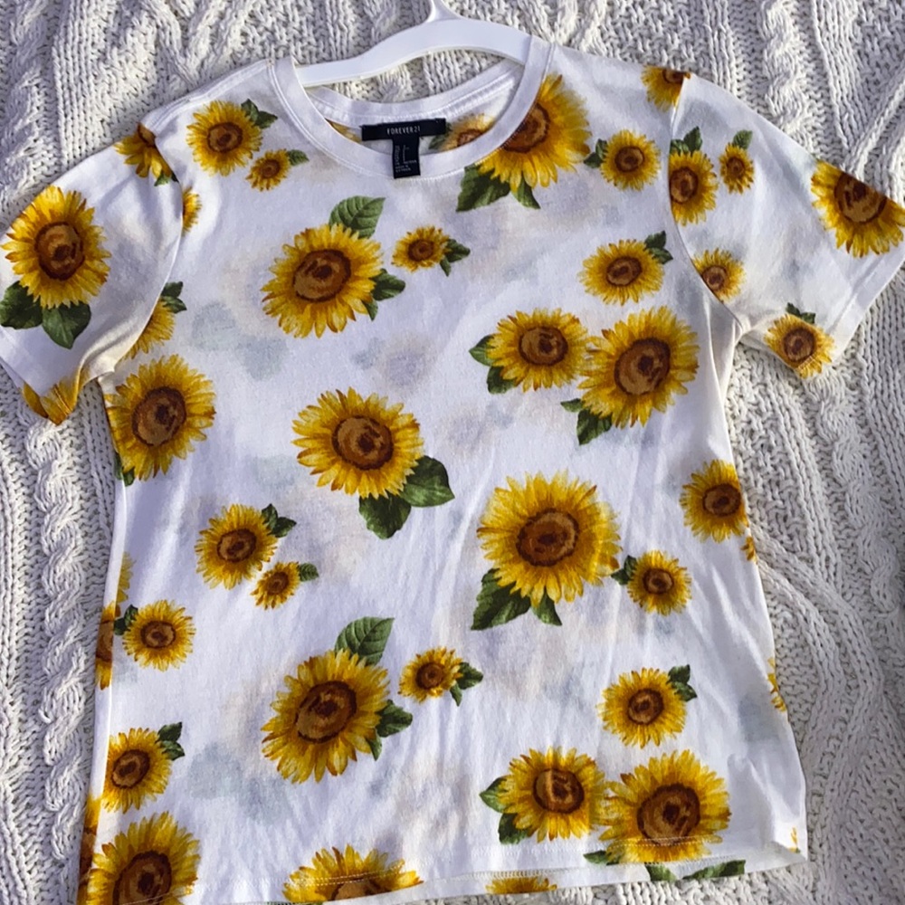 💛Forever 21 cute sunflower t shirt💛